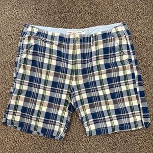 American Eagle Men’s Plaid Classic Length Shorts size 42